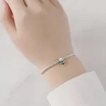 Kisfiú figura foci labdával ezüst charm