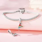 Színes Papagáj ezüst függő charm