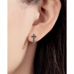 Fekete köves kereszt ezüst kapcsos fülbevaló 