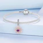 Gyöngyház virág ezüst charm pink kővel