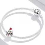 Ezust-hoember-charm-csikos-sallal