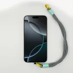 Fekete-Fehér Sodort Rövid Telefonpánt Csuklóra Mentazöld Díszítéssel és Sárga Karikával