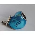 Vegzett-2025--ben-ezust-sziv-alaku-charm