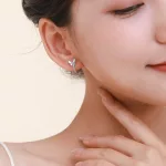 Pillangó díszes apró köves ezüst fülbevaló