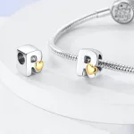 Arany színű Szíves R Betű Ezüst Charm