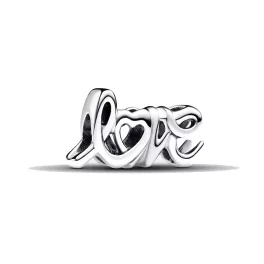 Ezüstözött Love feliratos charm