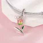Ezüstözött tulipán medál gyönggyel