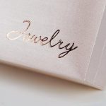 Nagy-meretu-pezsgo-szinu-ekszerdoboz-ajandekozashoz