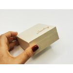 Nagy-meretu-pezsgo-szinu-ekszerdoboz-ajandekozashoz