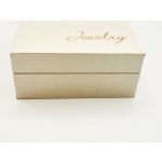 Nagy-meretu-pezsgo-szinu-ekszerdoboz-ajandekozashoz