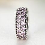 Rozsaszin-kovekkel-diszitett-kor-alaku-charm