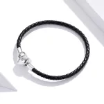 Fekete bőr karkötő ezüs szíves zárral kereszt motívummal 19 cm
