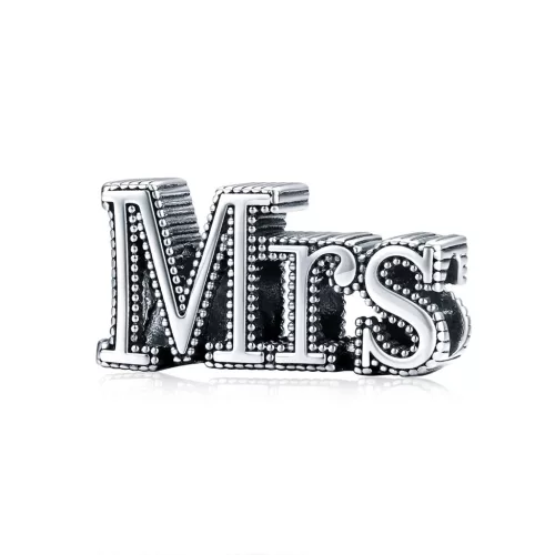Ezüst "Mrs." Charm