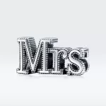 Ezüst "Mrs." Charm