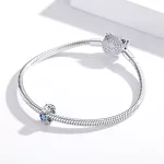 Ezust-tobb-szinu-virag-charm-