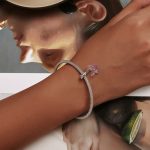 Ezust-fuggo-lila-kovel-lila-pillango-charm