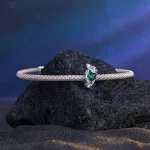 Május Zöld köves Smaragd Liliom Szíve ezüst charm