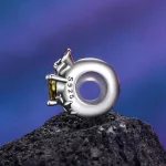 Augusztus Sárgászöld köves Aranyló Magnólia ezüst charm