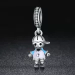 Kisfiú ezüst függő charm (sapkás)