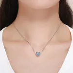 Sziv-alaku-koves-szarnyu-pillangos-ezust-charm