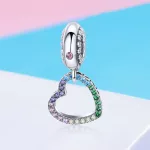 Gyonyoru-ezust,-szivarvany-szinu-kovekkel-diszitett-sziv-fuggo-charm