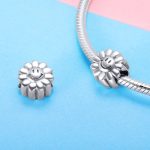 Mosolygós margaréta ezüst charm