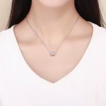 Mosolygós margaréta ezüst charm