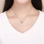 Szines-szivekkel-diszitett-sziv-alaku-ezust-charm
