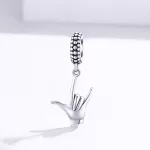 A-legjobb-negylabu-baratod-ezust-fuggo-charm