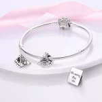 Piramis alakú ezüst charm