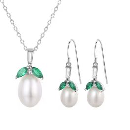   Gyöngyös ezüst tónusú szett zöld köves levéllel: Egy ezüst színű nyaklánc és lógós fülbeval