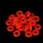 Piros színű szilikon rögzítő gyűrű ezüst charmokhoz